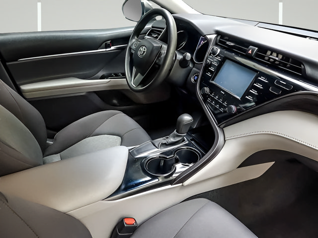 Used 2020 Toyota Camry LE w/ Convenience Package FWD image 25