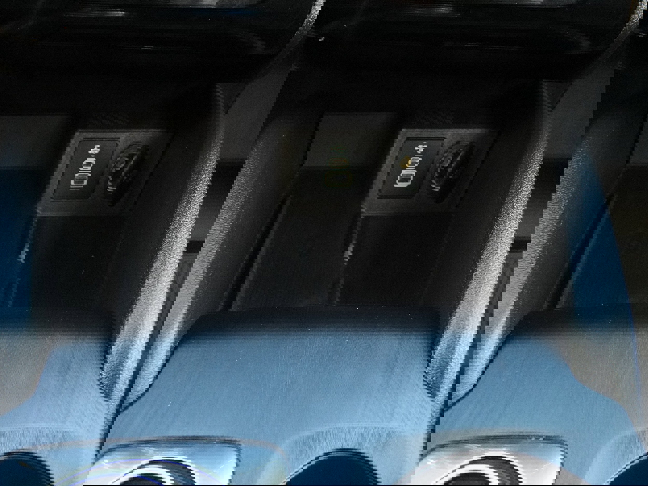 Used 2025 Ford Escape Platinum image 26