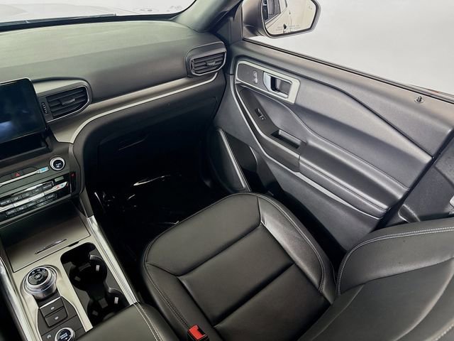 Certified 2020 Ford Explorer XLT w/ Equipment Group 202A image 24