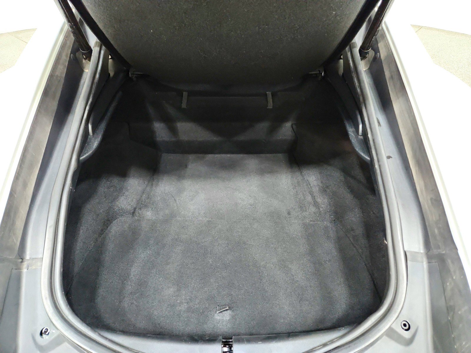 Used 2018 Jaguar F-TYPE R image 26