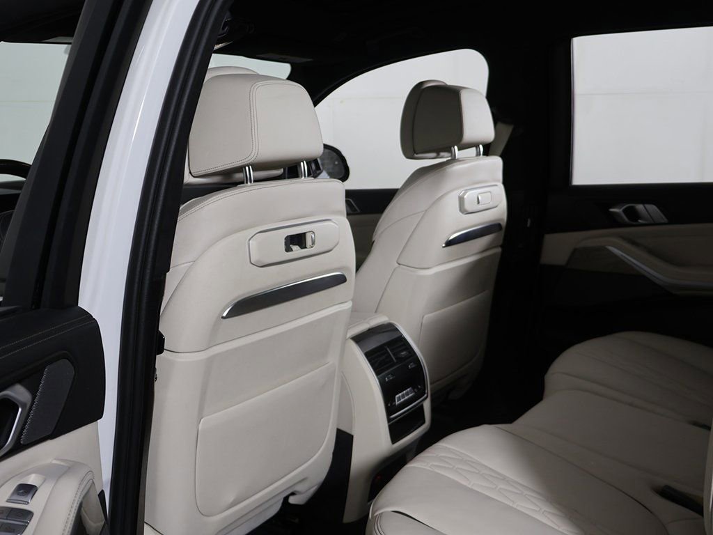 Used 2024 BMW X7 xDrive40i w/ Executive Package image 35