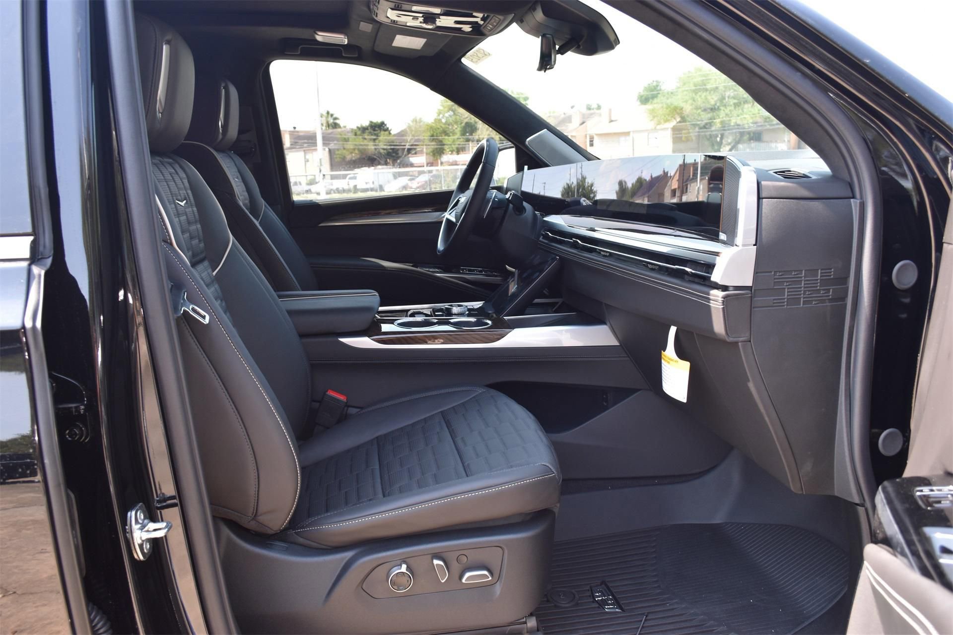 New 2025 Cadillac Escalade Premium Luxury Platinum w/ LPO, Floor Liner Package image 28