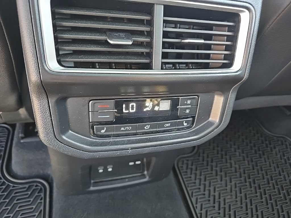 Used 2025 Volkswagen Atlas SEL Premium R-Line AWD/4WD image 19