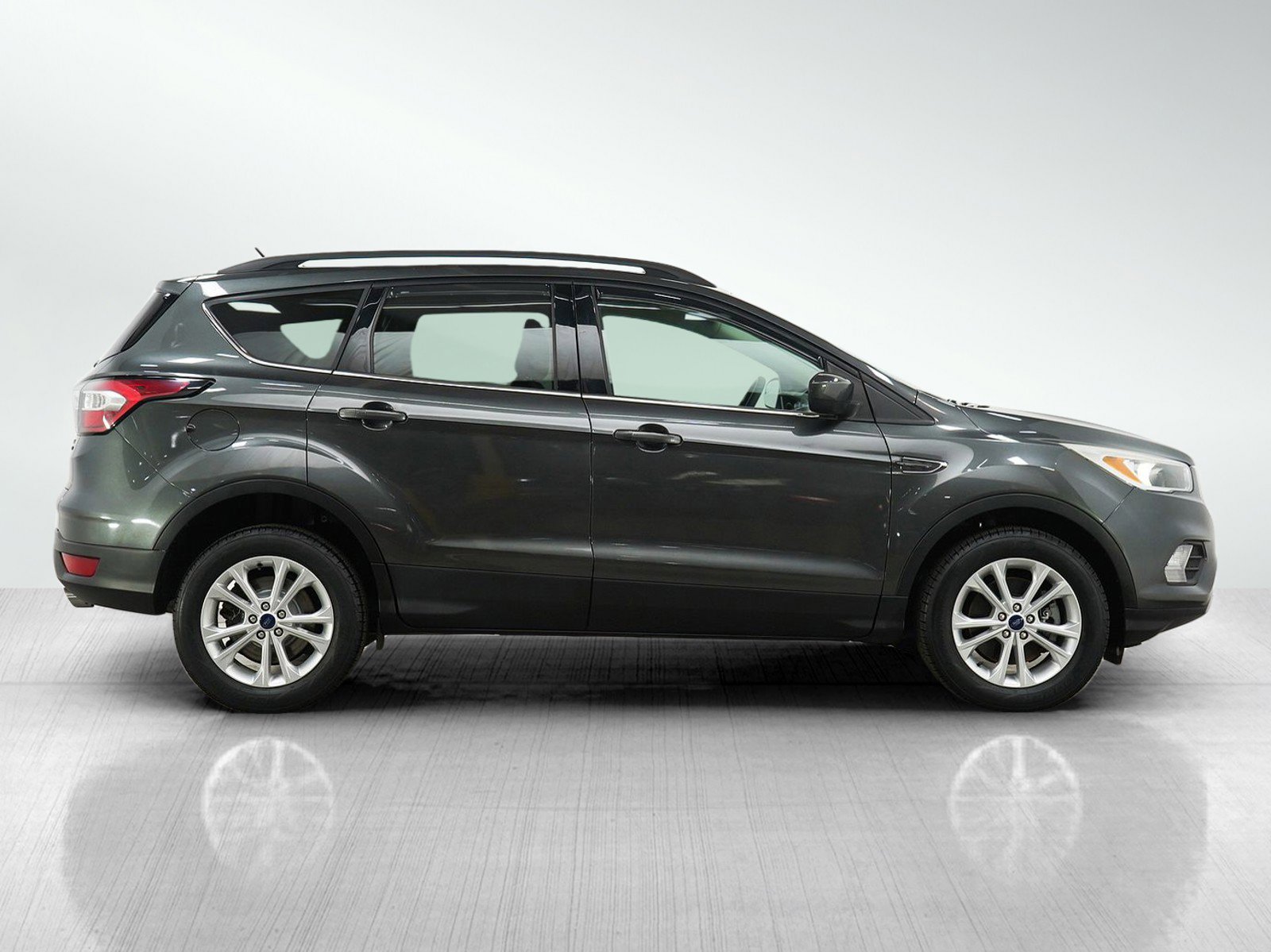 Used 2018 Ford Escape SE image 6