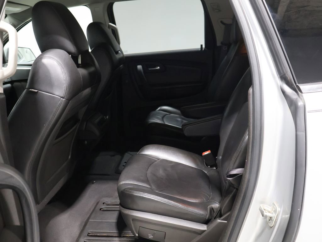 Used 2012 Chevrolet Traverse LT image 17