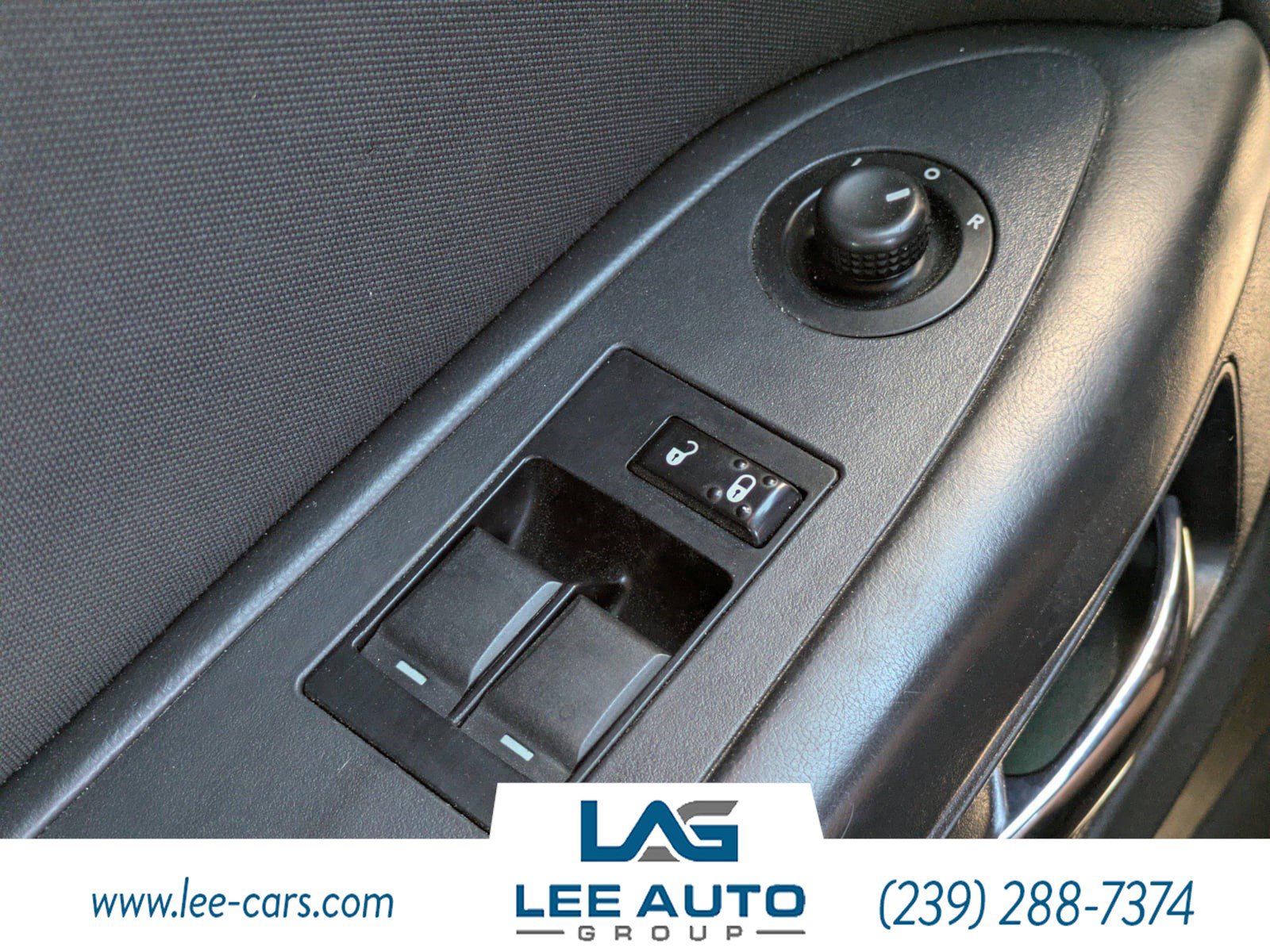 Used 2014 Dodge Challenger SXT RWD image 17