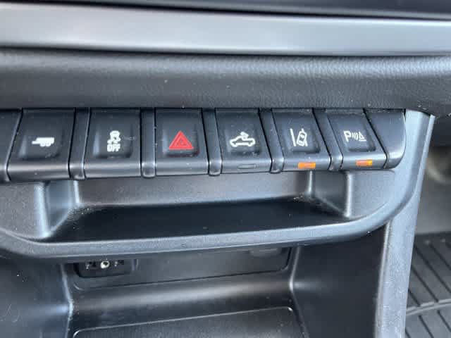 Used 2019 Chevrolet Colorado LT w/ LT Convenience Package AWD/4WD image 32