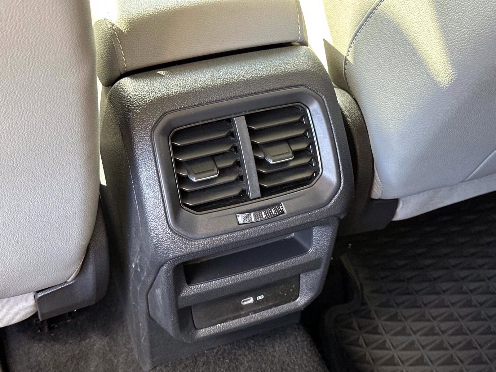 Certified 2022 Volkswagen Taos SE image 13