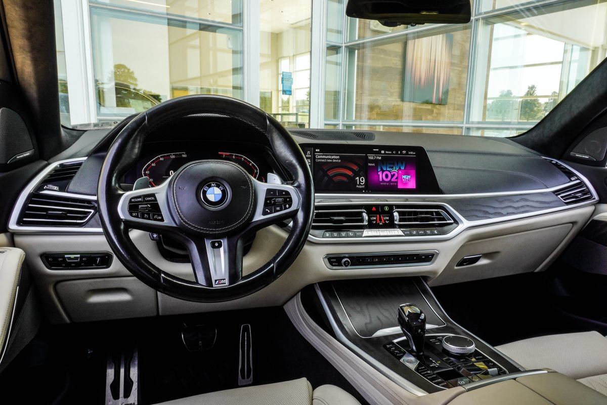 Used 2020 BMW X7 xDrive40i w/ M Sport Package AWD/4WD image 16