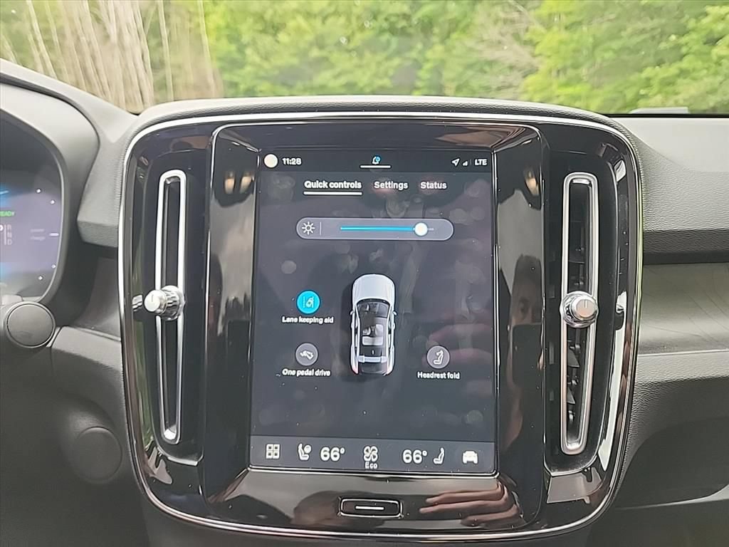 Certified 2023 Volvo C40 P8 Recharge Plus w/ Climate Package AWD/4WD image 17
