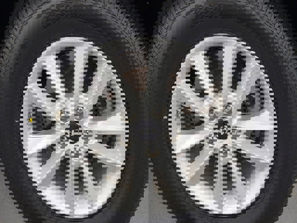 Used 2019 Kia Sorento LX image 12