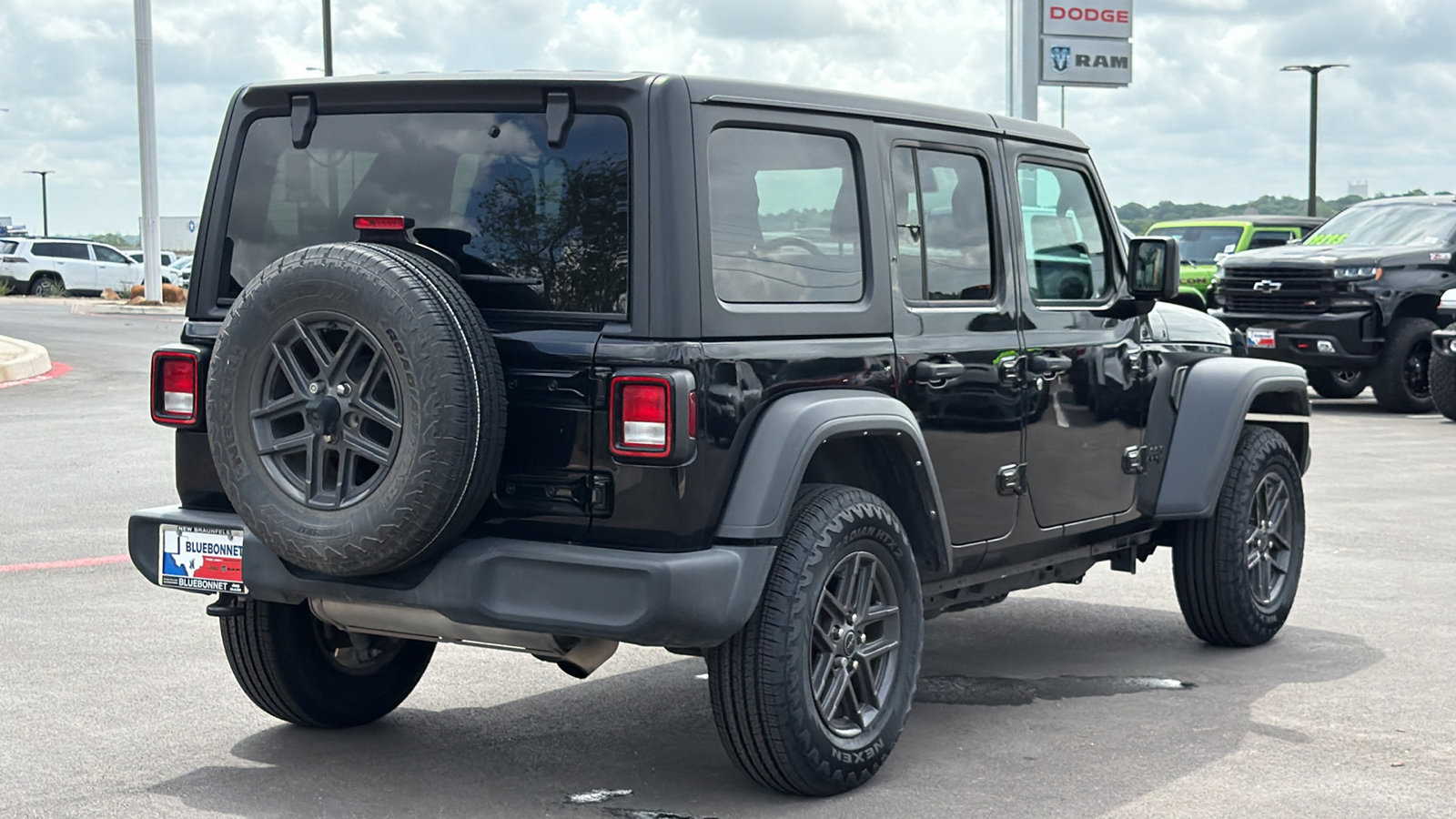 Used 2024 Jeep Wrangler Unlimited Sport AWD/4WD image 5