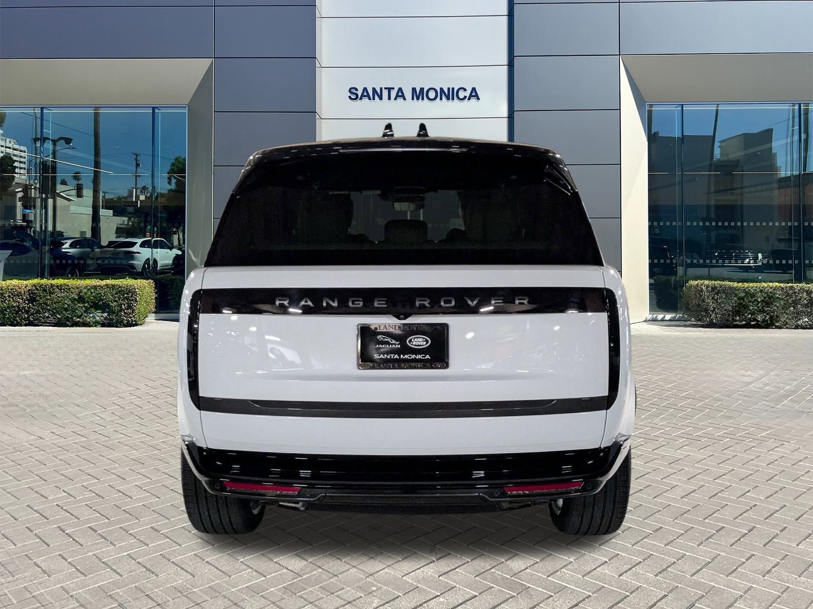New 2025 Land Rover Range Rover SE image 8