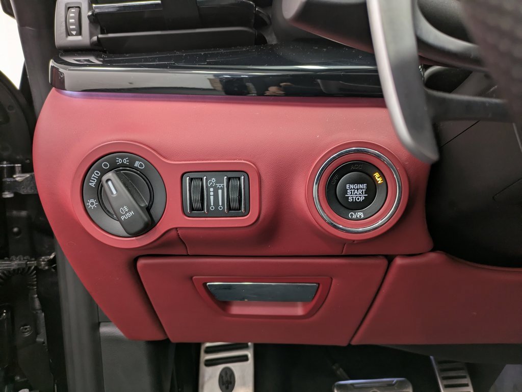 Used 2022 Maserati Quattroporte Modena Q4 image 20