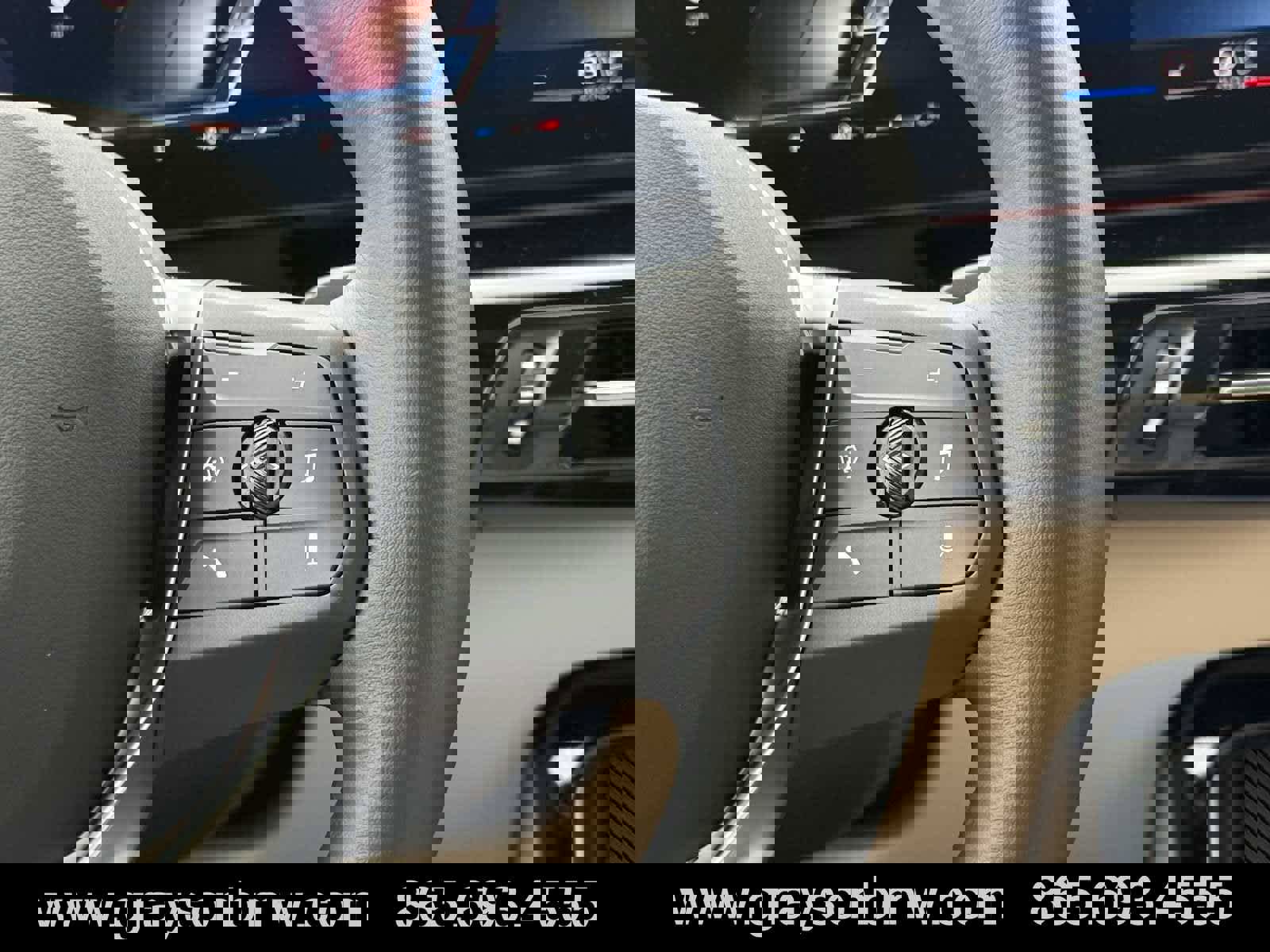 Used 2025 BMW X1 xDrive28i w/ Premium Package image 19