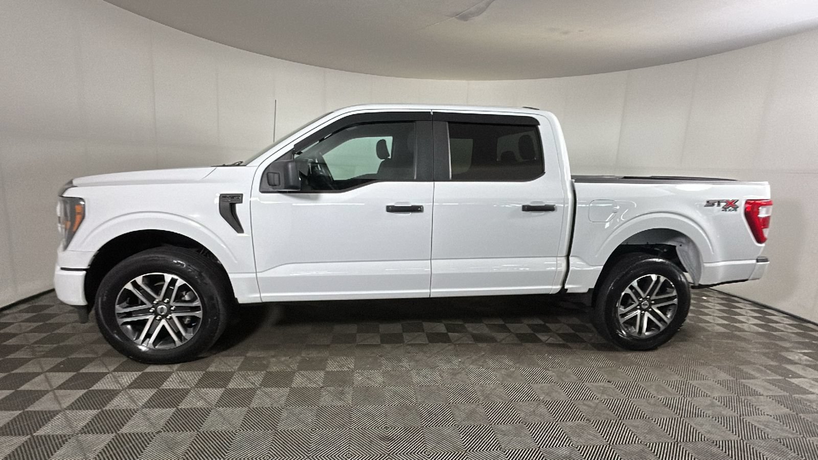 Used 2023 Ford F150 XL AWD/4WD image 6