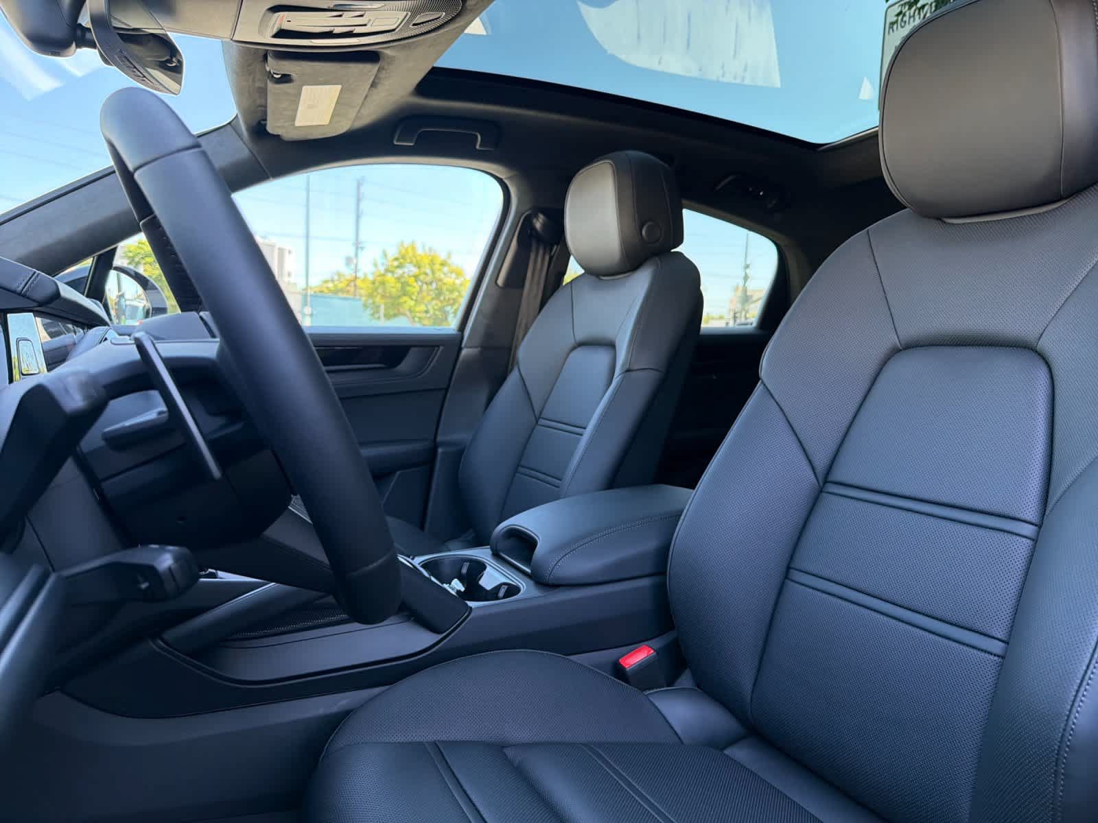 New 2026 Porsche Cayenne GTS AWD/4WD image 5