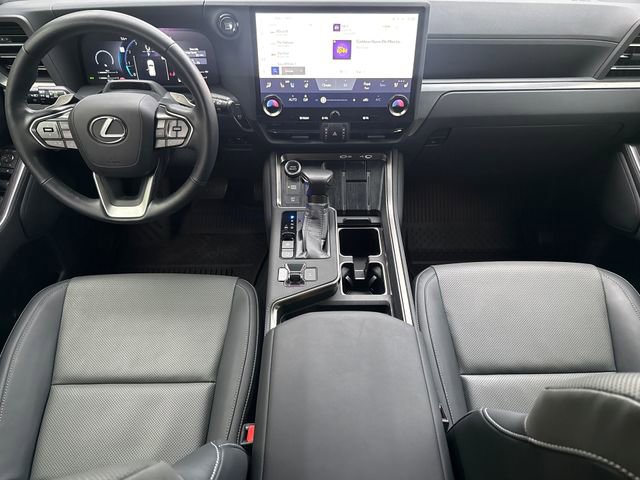 Used 2025 Lexus GX 550 w/ Accessory Package (2T) AWD/4WD image 11