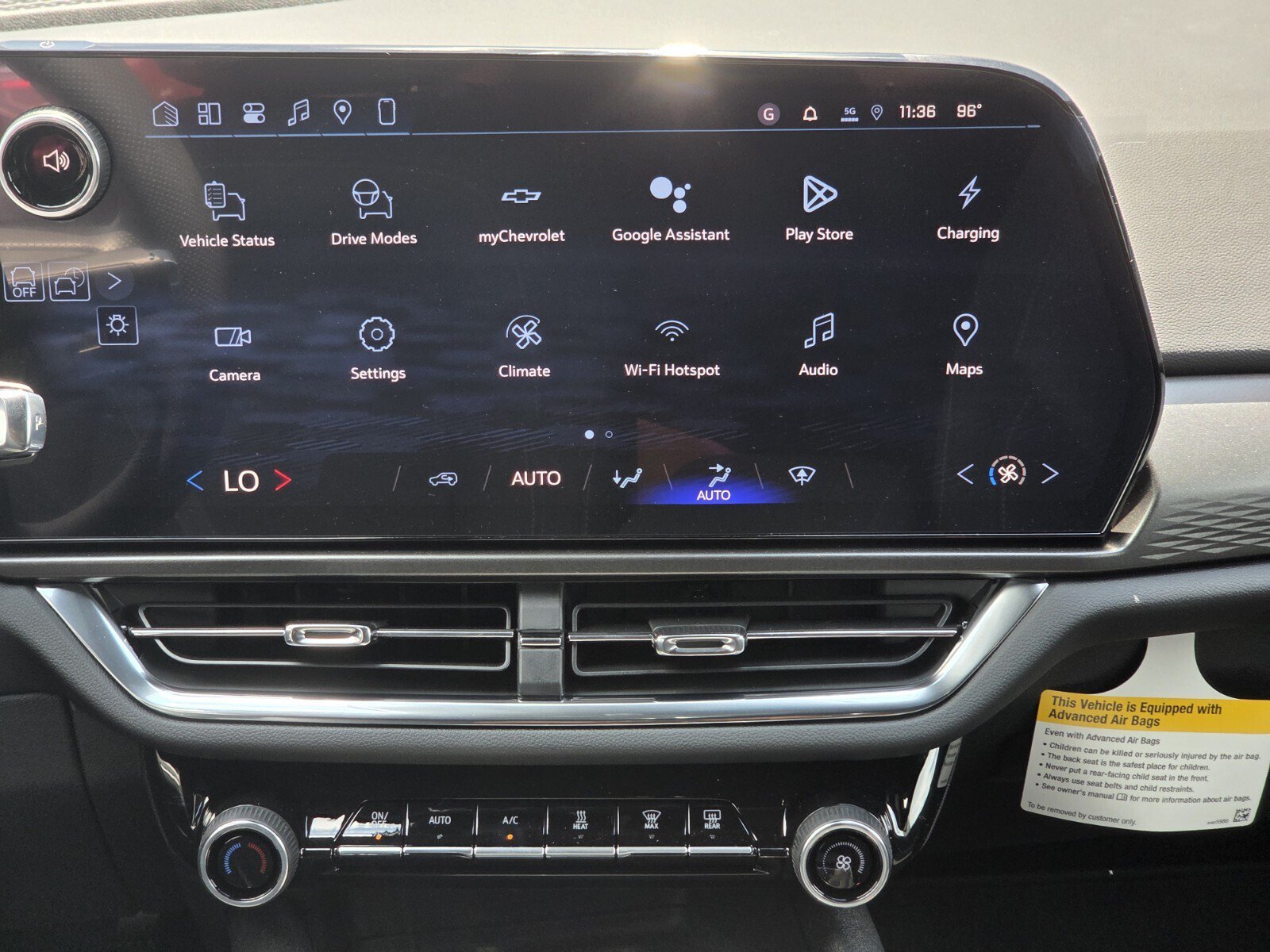 New 2026 Chevrolet Equinox EV LT w/ Midnight Package FWD image 8