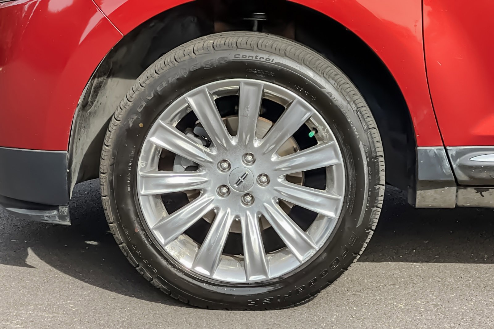 Used 2015 Lincoln MKX AWD w/ Equipment Group 102A image 38