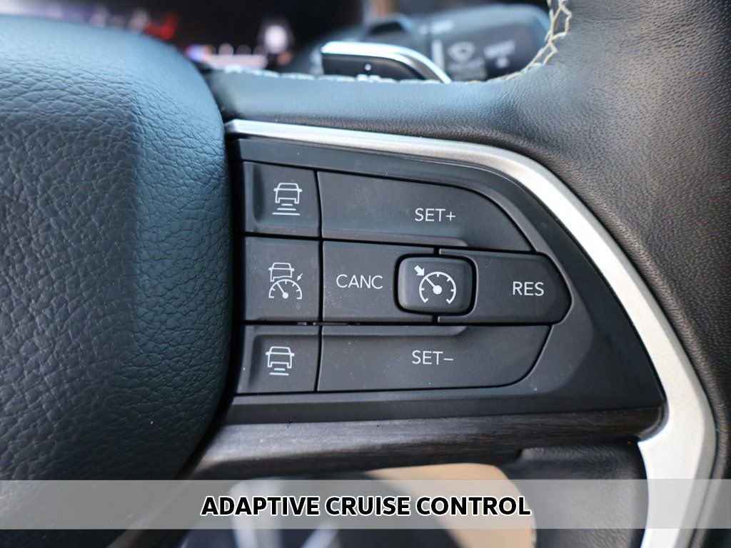 Used 2022 Jeep Grand Cherokee Limited w/ Trailer Tow Prep Group (B) image 4