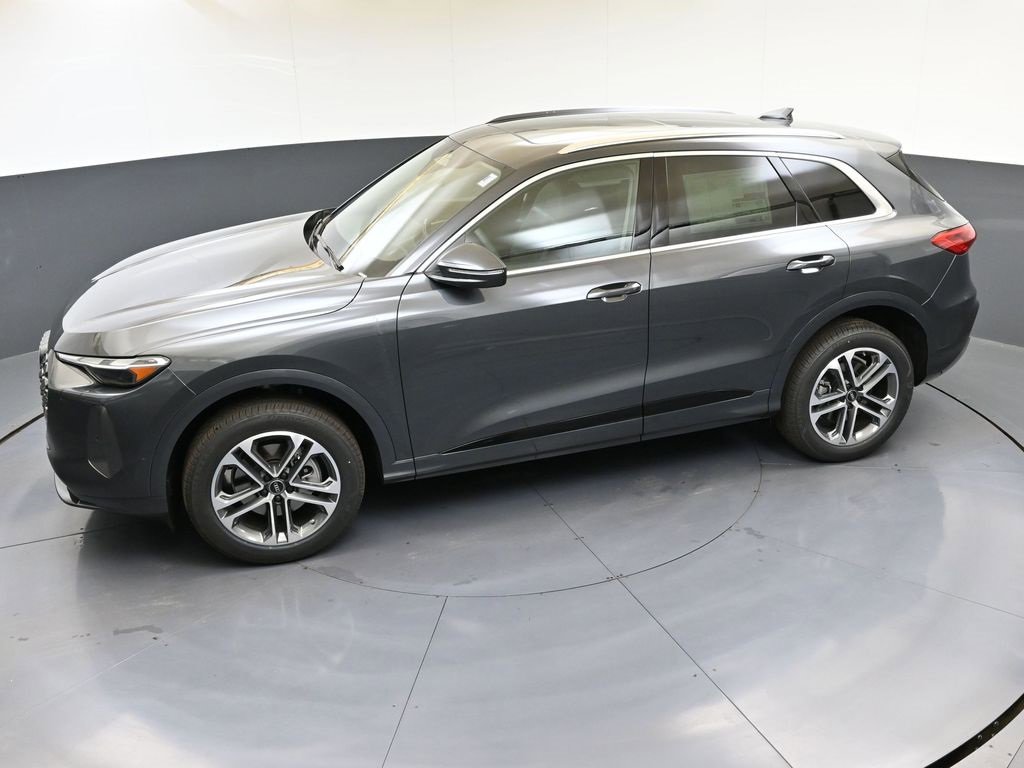 Used 2025 Audi Q5 2.0T Premium w/ Convenience Package image 42