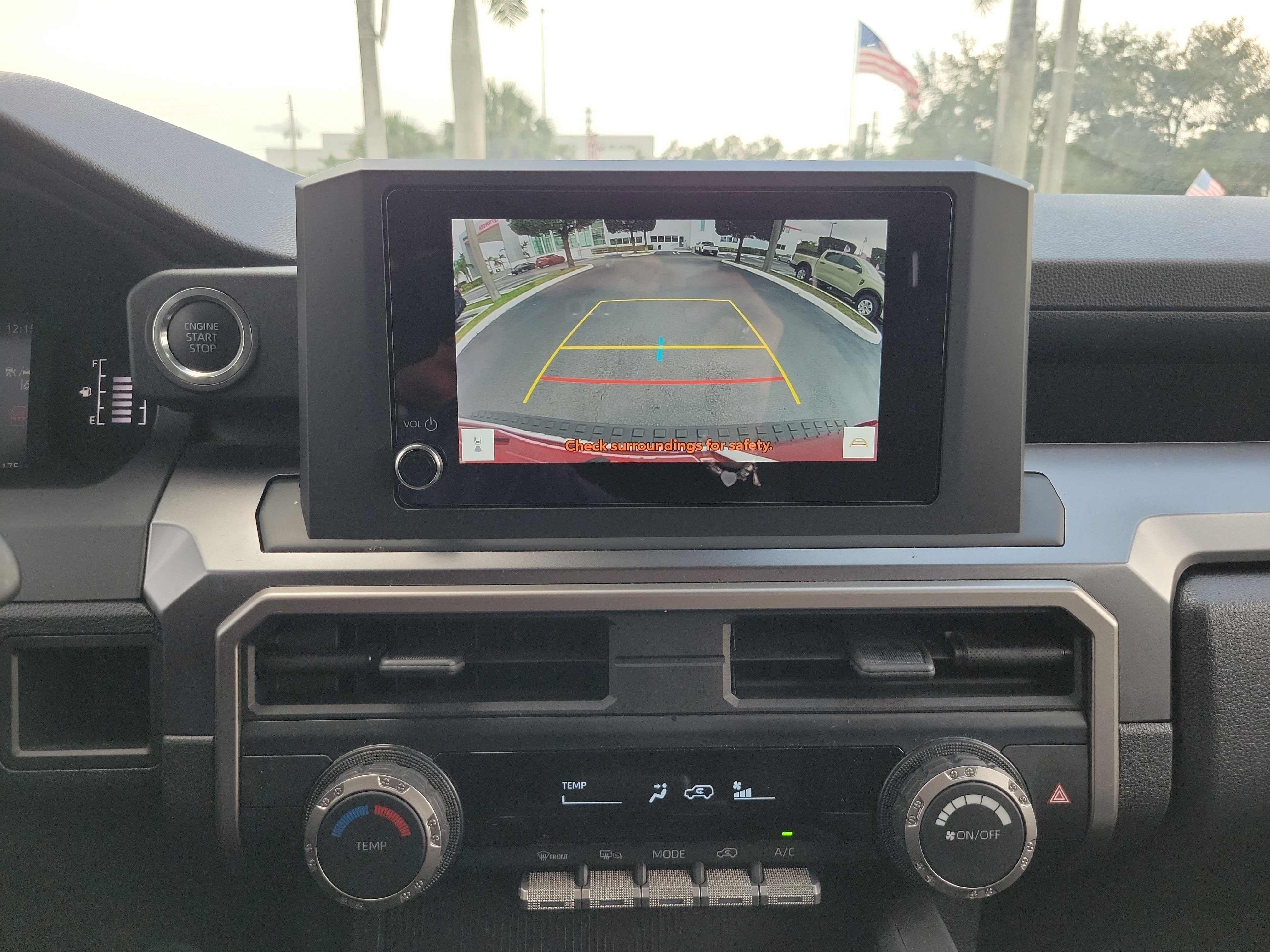 Used 2025 Toyota 4Runner SR5 AWD/4WD image 27