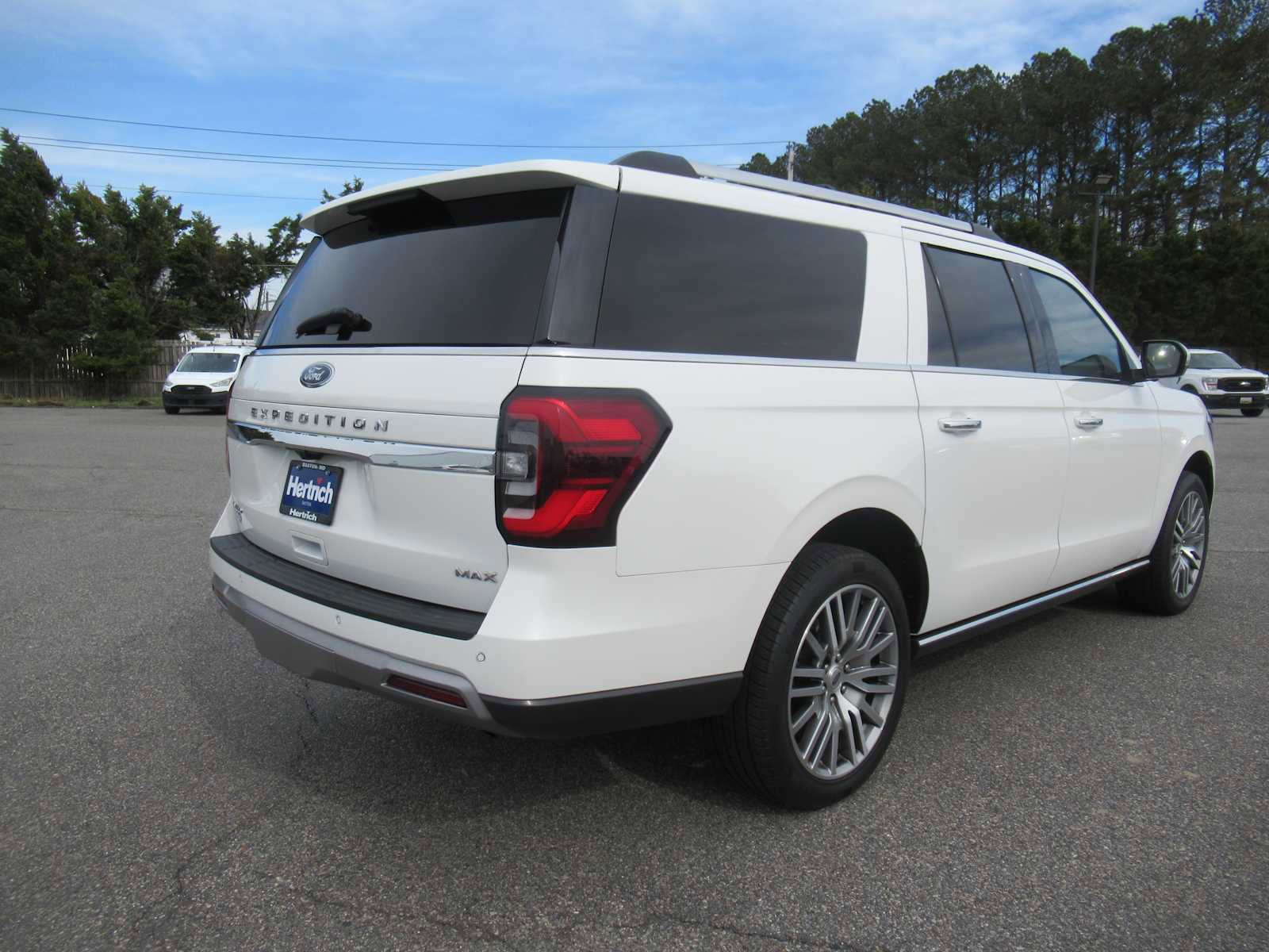 Used 2022 Ford Expedition Max Limited image 5