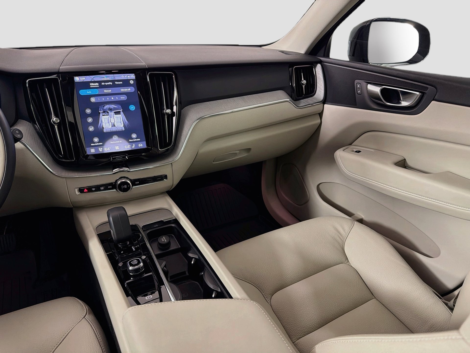 Certified 2024 Volvo XC60 T8 Plus w/ Protection Package Premier AWD/4WD image 23