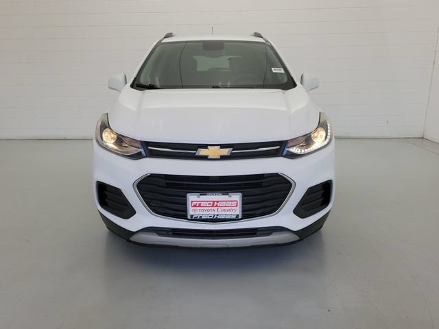 Used 2020 Chevrolet Trax LT w/ LPO, Cargo Package FWD image 3