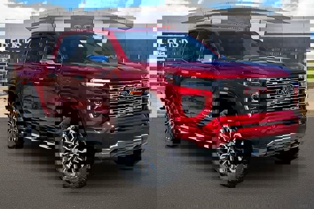 New 2026 GMC Canyon Denali AWD/4WD image 2