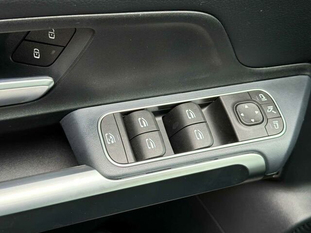 Used 2026 Mercedes-Benz GLB 250 4MATIC image 14