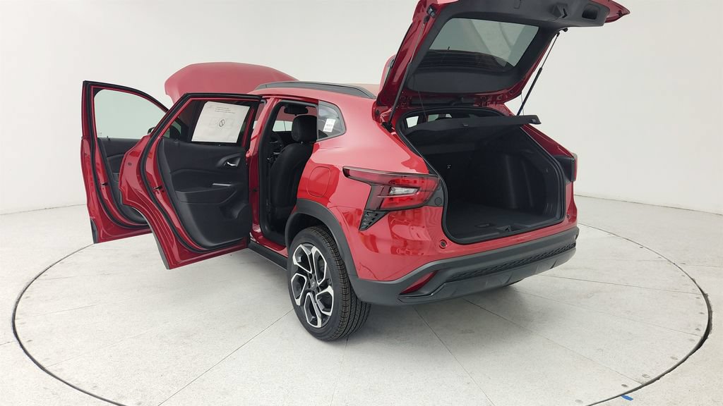 New 2026 Chevrolet Trax RS w/ Sunroof Package FWD image 11