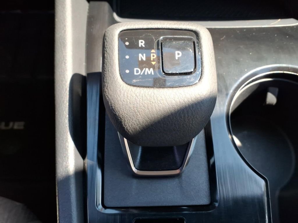 Used 2025 Nissan Rogue SV FWD image 28