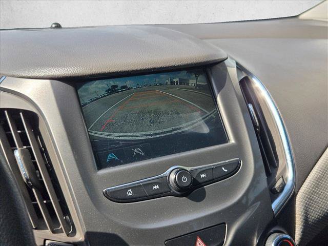 Used 2018 Chevrolet Cruze LT w/ Convenience Package FWD image 13