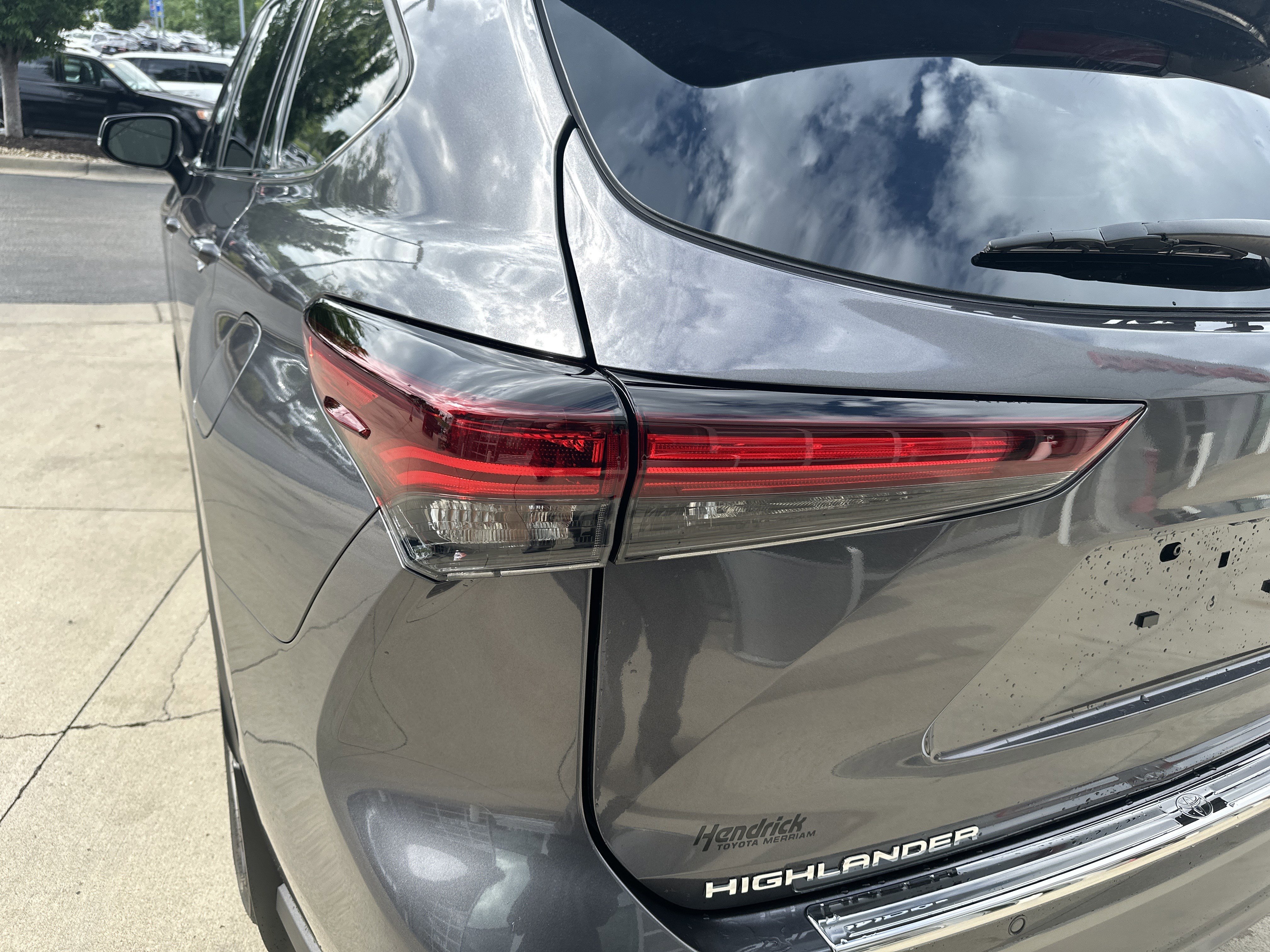 Used 2024 Toyota Highlander Platinum AWD/4WD image 12