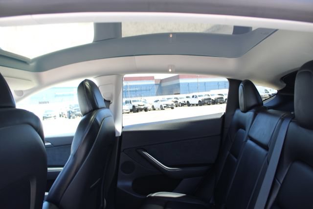 Used 2022 Tesla Model Y Long Range AWD/4WD image 30