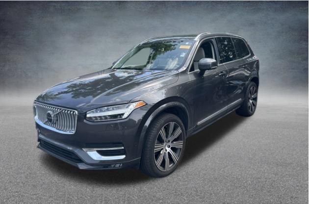 Used 2023 Volvo XC90 B6 Ultimate w/ Protection Package Premier AWD/4WD image 2