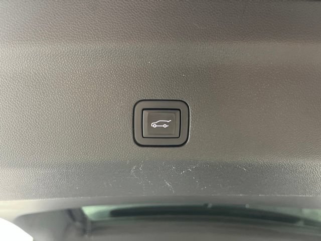 Used 2024 GMC Yukon XL AT4 w/ Technology Package AWD/4WD image 52