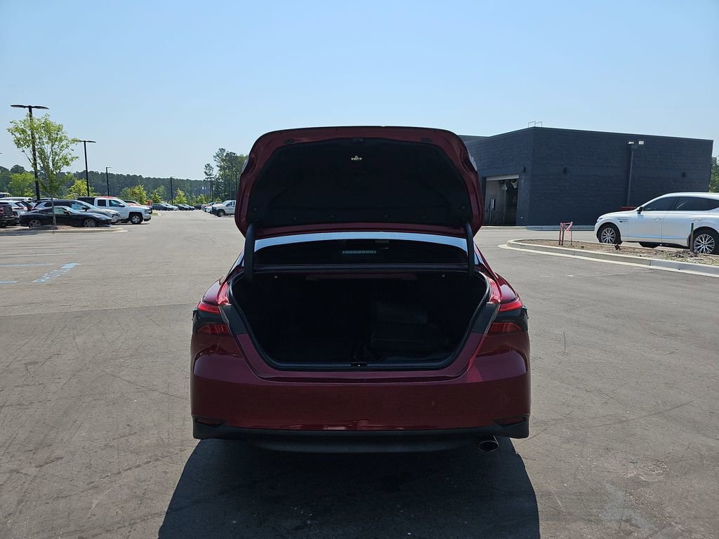 Used 2020 Toyota Camry XLE w/ Navigation Package FWD image 16