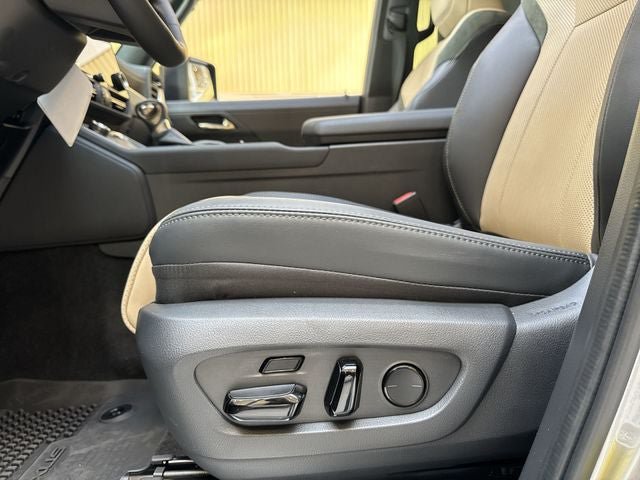 New 2026 Lexus GX 550 AWD/4WD image 21