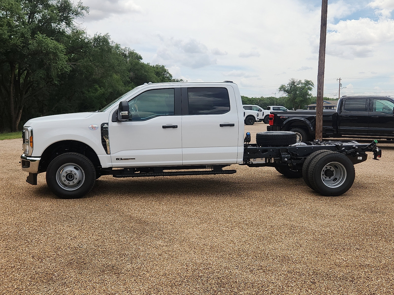 New 2026 Ford F350 XL w/ XL Chrome Package AWD/4WD image 2