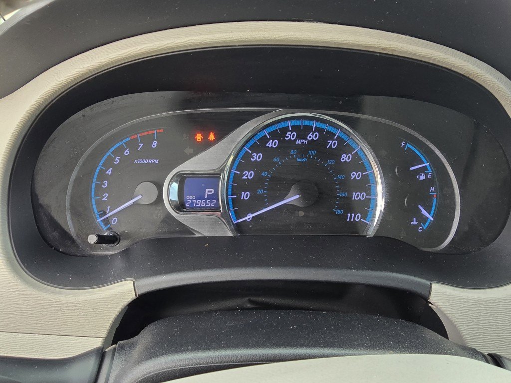 Used 2014 Toyota Sienna XLE image 19