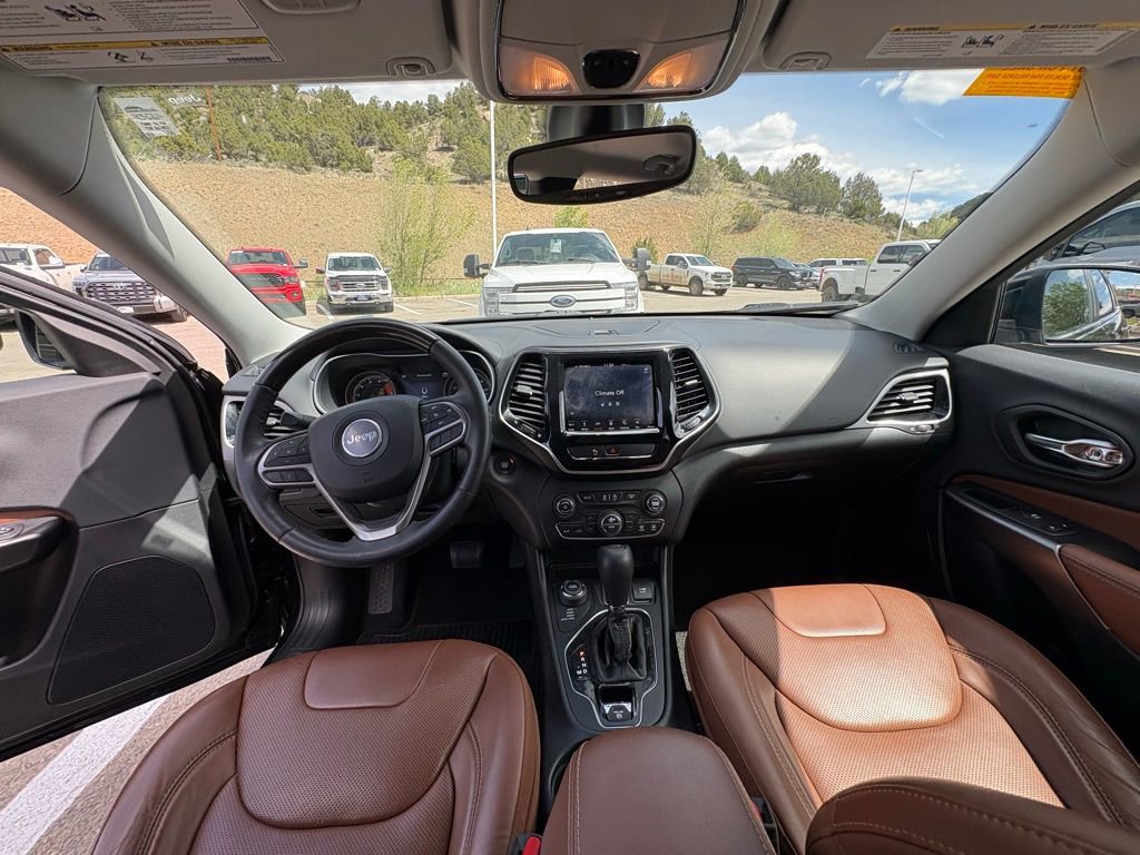 Used 2019 Jeep Cherokee Overland w/ Trailer Tow Group AWD/4WD image 4