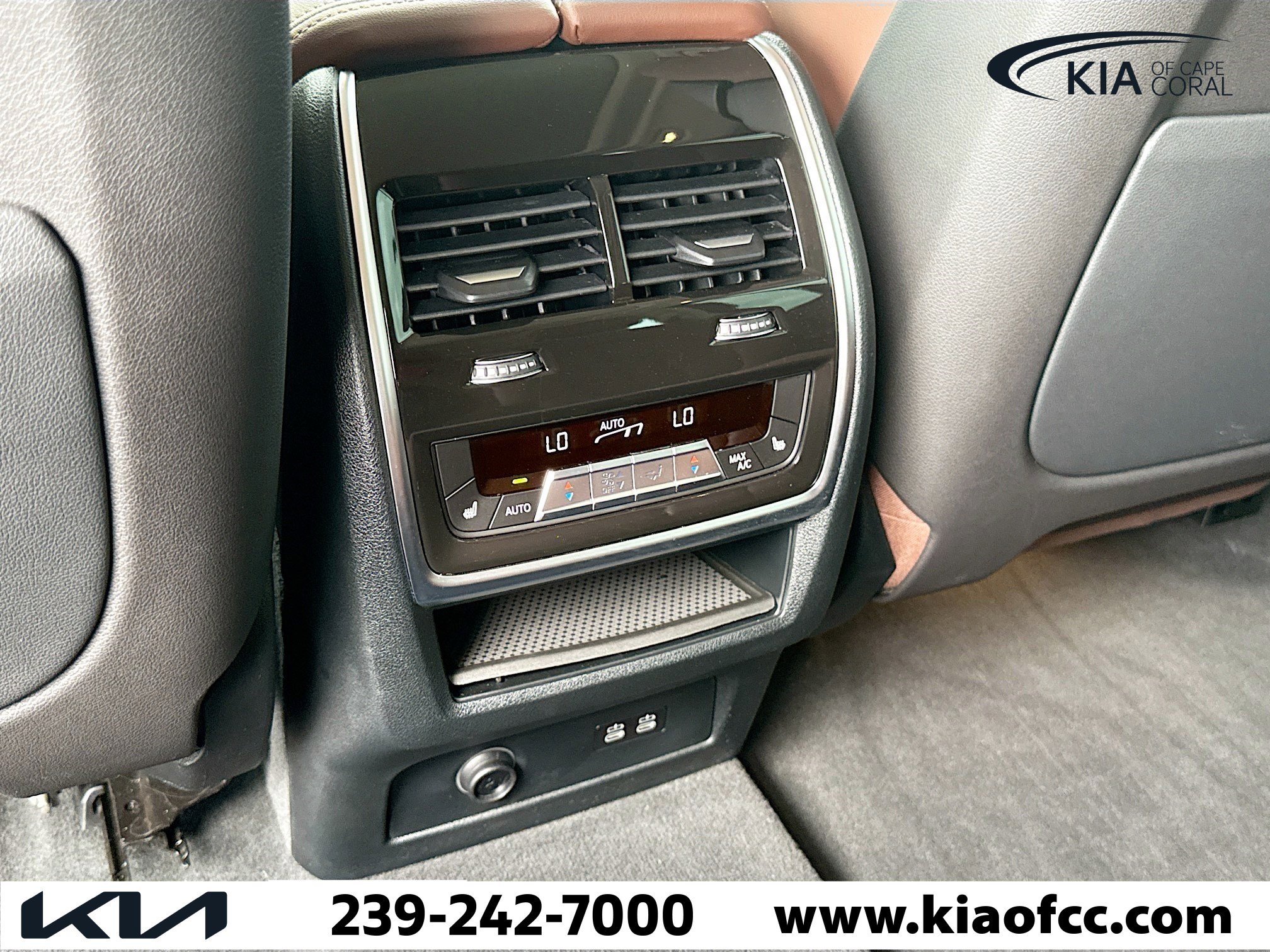 Used 2023 BMW X7 xDrive40i w/ Executive Package image 21