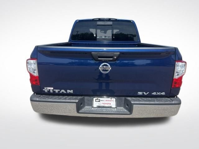 Used 2018 Nissan Titan SV image 4