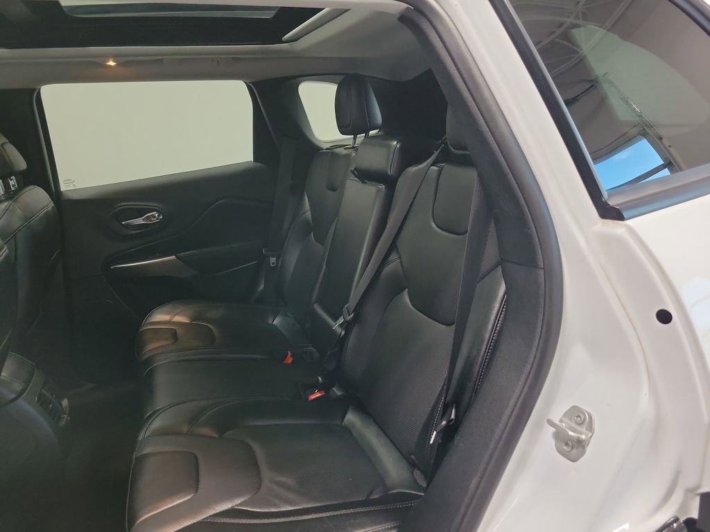 Used 2022 Jeep Cherokee Latitude Lux w/ Sun & Sound Group image 24