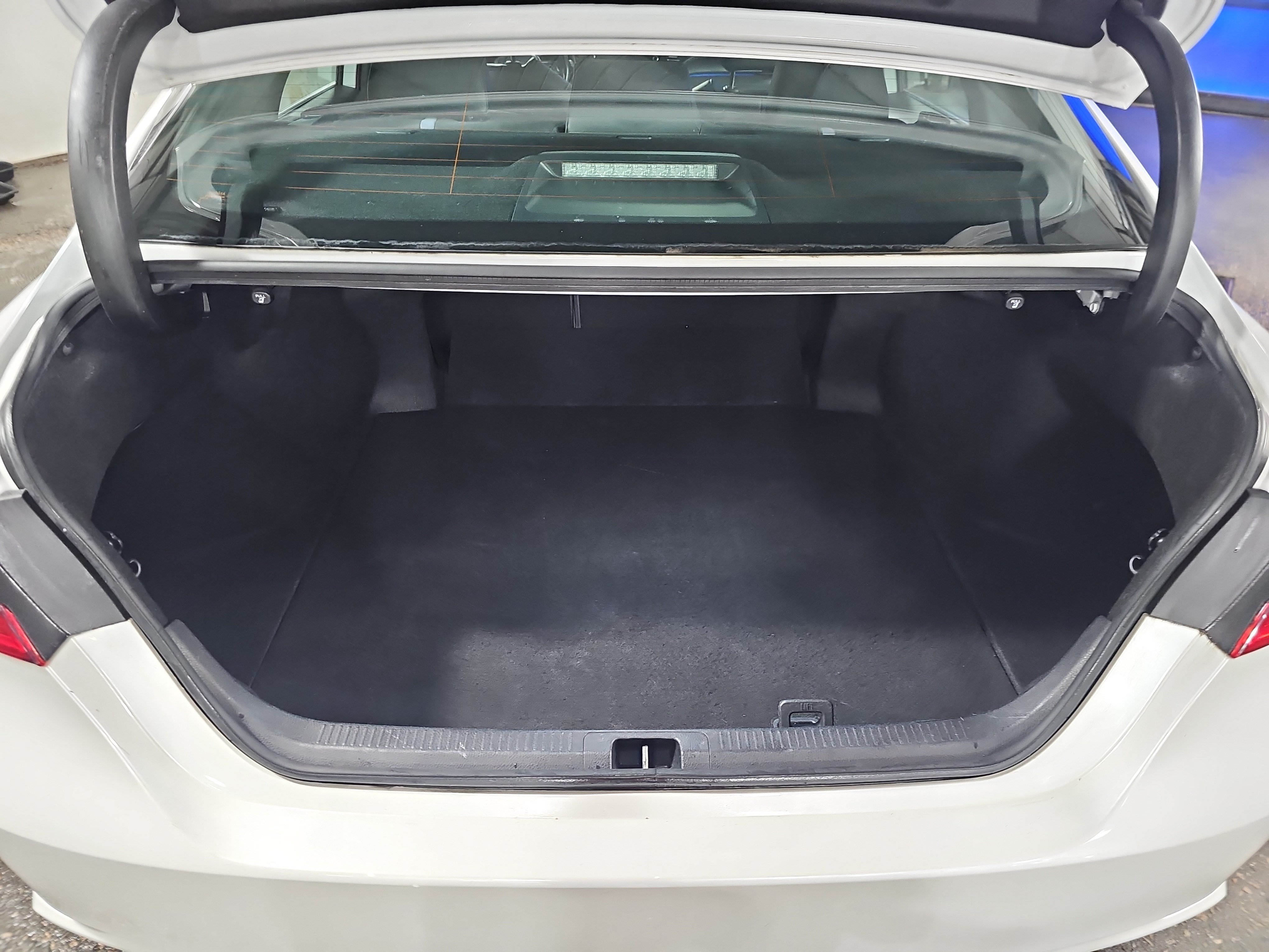 Used 2021 Toyota Camry XSE FWD image 13