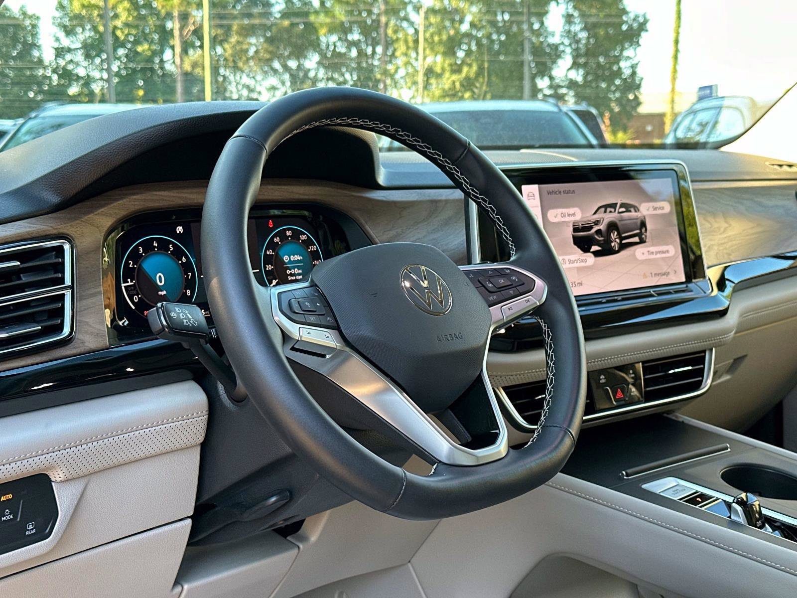 Certified 2025 Volkswagen Atlas SE image 61