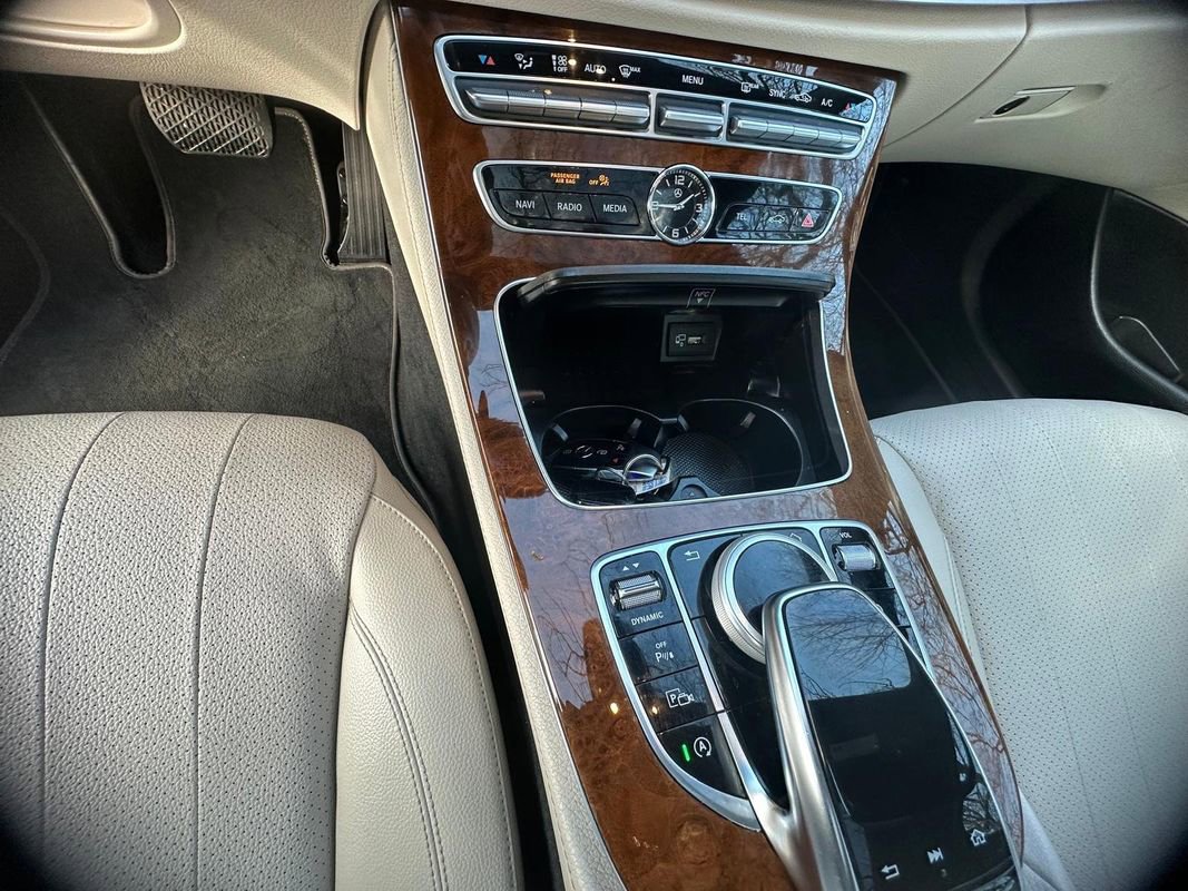 Used 2019 Mercedes-Benz E 300 4MATIC w/ Premium 1 Package image 15